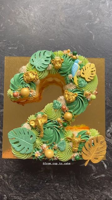 Jungle Sheet Cake Ideas, Wild One Jungle Cake, Animal Jungle Cake, Jungle Cupcake Cake, Jungle Birthday Party Cake, Easy Jungle Cake, Four Ever Wild Birthday Cake, Jungle Desserts, Jungle Sheet Cake