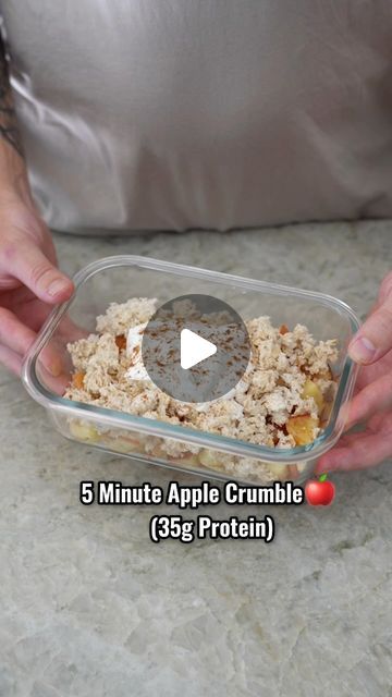 Justin Anderson on Instagram: "5 Minute Apple Crumble🍎🥧 (35g Protein). Tastes like a dessert, so easy to make and is high protein. Perfect for Fall.  Ingredients:  1 whole apple 1/2 tbsp lemon juice 1-2 tsp cinnamon  1/2 tsp cornstarch (optional) 1/2 banana 1/4 cup oats 1 scoop vanilla protein  1 tbsp maple syrup  1 tsp oil Lots of cinnamon Pinch of salt 3 tbsp water  #recipe#highprotein#applecrumble#gym#dessert#protein#fitness#weightloss#muscle" Protein Apple Oatmeal Bake, High Protein Apple Dessert, High Protein Apple Crisp, Protein Apple Crumble, High Protein Apple Crumble, Protein Apple Crisp, Lite Snacks, Fall Ingredients, Good Protein Foods