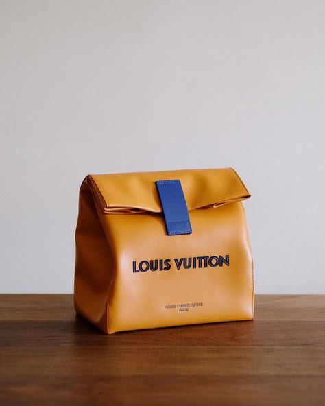 Take a closer look at this Louis Vuitton by Pharrell Williams SS24’ ‘Sandwich Bag’ 🥪🤔 thoughts? #PAUSEorSKIP? __________ Credit:… | Instagram Sandwich Bag, Best Amazon Buys, Chanel Belt, Cloud Bag, Chanel Tote, Vanity Bag, Sandwich Bags, Bags Aesthetic, Crochet Tote