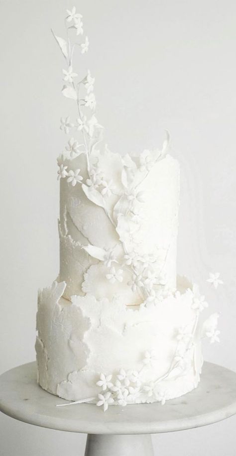 Beautiful wedding cake ideas for your dream wedding : Textured wedding cake Wedding Cake Elegant Simple, Simple White Wedding Cake, Textured Wedding Cake, Wedding Cake Elegant, Simple White Wedding, Textured Wedding Cakes, Cake Elegant, Beautiful Wedding Cake, Dream Wedding Cake