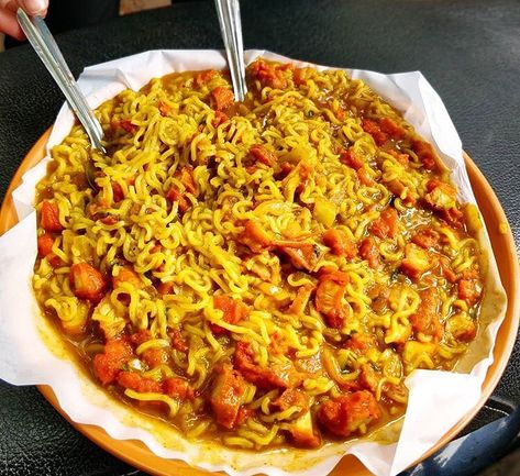 Chicken Maggie anyone?🤤🤤 . In the photo - Chicken Masala Maggie at Annas Maggie Point. . Annas Maggie Point located in Koregaon Park (lane… Masala Maggi, Desi Street Food, Pav Bhaji, Chicken Masala, Spicy Food, Park Lane, Junk Food, Pune, Gravy