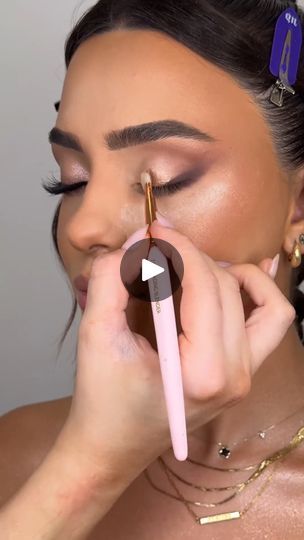 Champagne Eyeshadow Looks, Nude Eyeshadow Tutorial, Neutral Eyeshadow, Nude Eyeshadow, Eyeshadow Looks, Makeup, Beauty, Make Up