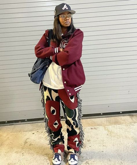 Brown Sweatpants For Winter Streetwear, Tapestry Sweater Outfit, Patchwork Hoodie For Fall Streetwear, Tapestry Pants Outfit Black Women, Tapestry Hoodie Outfit Black Women, Vintage Fall Streetwear Pants, Winter Streetwear Fitted Hat, Hip Hop Beanie For Winter Streetwear, Tapestry Streetwear