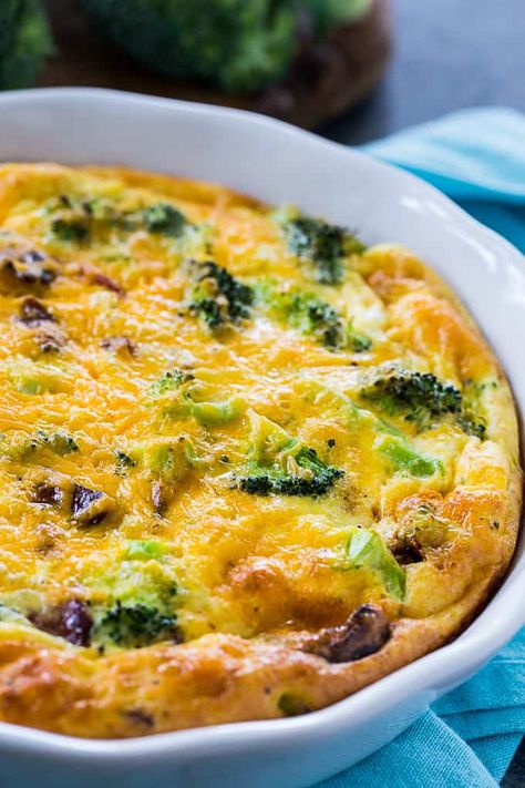 Egg Meals, Broccoli Cheese Quiche, Crustless Broccoli Quiche, Broccoli Quiche Recipes, Quiche Recipes Healthy, Quiche Recipes Crustless, Bacon Quiche Recipe, Broccoli Cheddar Quiche, Cheddar Quiche