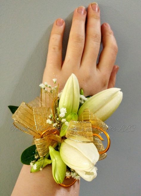 White Tulip Corsage, Tulip Corsage Prom, Tulips Corsage, Tulip Corsage, Vintage Corsage, Asking To Prom, Prom Corsages, Prom 2025, Tulip Wedding