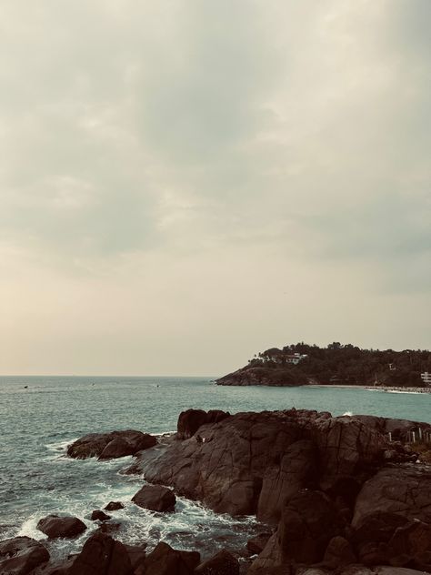 Kovalam Beach, Star Bus, Kovalam, Emoji For Instagram, Sky Photography Nature, Travel Pictures Poses, Pictures Poses, Creative Profile Picture, Full Hd Wallpaper