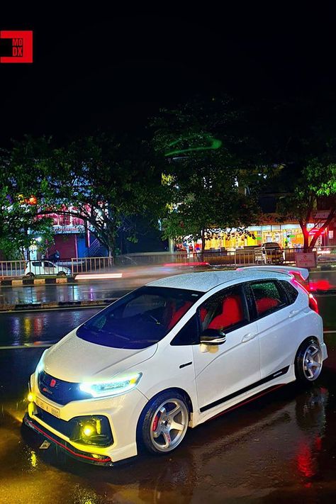 White Honda Jazz on MUGEN full body kit - ModifiedX Honda Brio Modified, Honda Fit Sport Modified, Jazzy Fit, Mobil Jazz, Honda Fit Custom, Honda Jazz Modified, Honda Jazz Gk5, Honda Jazz Rs, Honda Fit Modified