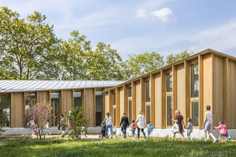 Larch Cladding, Location Plan, Timber Roof, Architecture School, Recreation Centers, Timber Cladding, Architecture Design Concept, School Community, Community Center