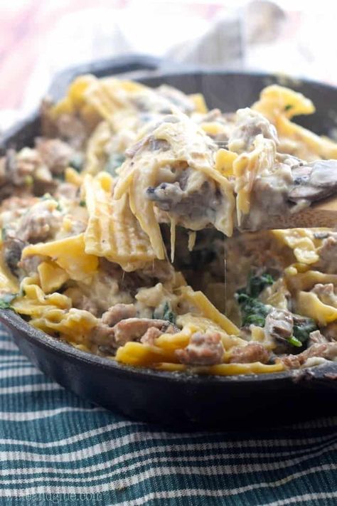 Alfredo Skillet Lasagna Lasagna Skillet, Skillet Food, Creamy White Sauce, Alfredo Lasagna, Camping Meal, Skillet Lasagna, Lasagna Recipes, Savory Foods, Cast Iron Skillet Recipes