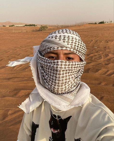 Turban Outfit Men, Shemagh Fashion Men, Keffiyeh Men, Turban Outfit, Arabic Aesthetic, Arab Head Scarf, Egypt Outfits, Mask Outfit, Arab Scarf