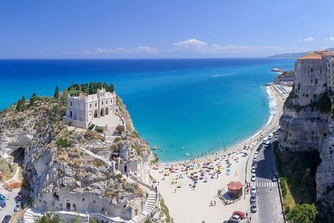 A beginner's guide to Calabria, Italy | Weather2Travel.com Italy Beaches, Italy House, Calabria Italy, Italy Holidays, Places In Italy, Italy Map, Visit Italy, Southern Italy, Italy Vacation