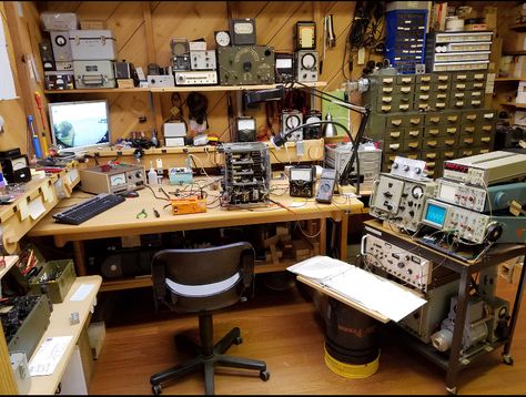 Electronics Lab Workbenches, Electronic Workbench, Electronics Workshop, Hobby Electronics, Electronic Shop, Work Room, Shop Organization, Electronic Engineering, Ham Radio