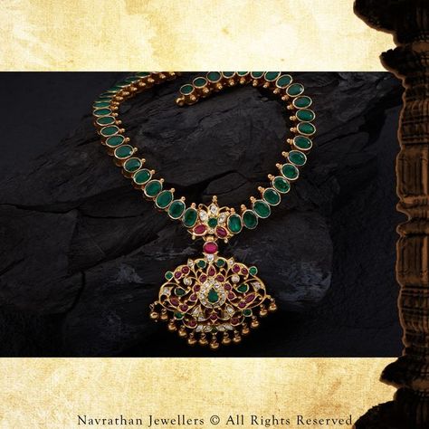 Navrathan Jewellers, Pearl Jewelry Design, Antique Jewellery Designs, Gold Bridal Jewellery Sets, Antique Bridal Jewelry, Antique Jewelry Indian, Antique Pendant, Gold Fashion Necklace, Jewellery Sets