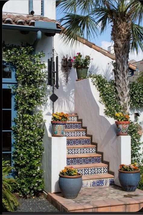 Mediterranean Staircase, Modern Hacienda, Outside Stairs, Staircase Outdoor, Mexican Hacienda, Hacienda Style Homes, Traditional Prints, Tile Roof, Mexico House