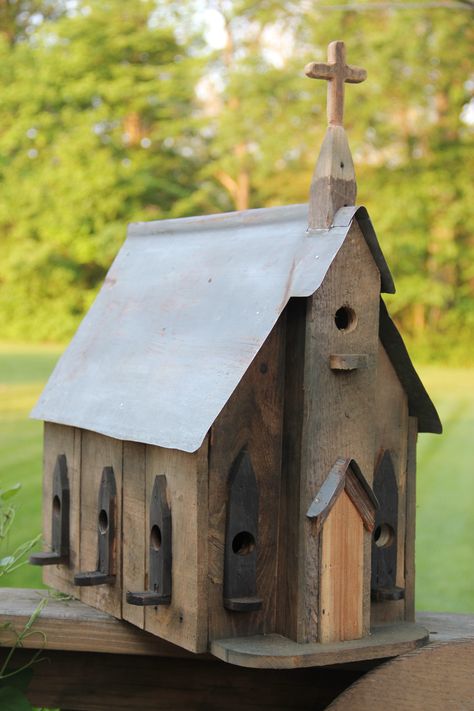 My Pallet Wood Birdhouse Bird House Plans Free, Birdhouses Bird Feeders, Birdhouses Rustic, Garden Birdhouses, Wood Birdhouses, Bird House Feeder, Bird House Plans, Unique Bird Houses, Bird House Kits