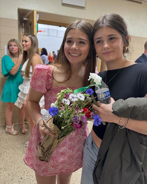 Congrats Gabbers! 8th grade graduation. On to high school! Middle School Graduation Outfit Ideas, Dresses For Graduation 8th Grade, 8th Grade Graduation Picture Ideas, 8th Grade Aesthetic, 8th Grade Graduation Pictures, Graduation Dresses High School, Middle School Aesthetic, Grade Goals, Grade 8 Grad