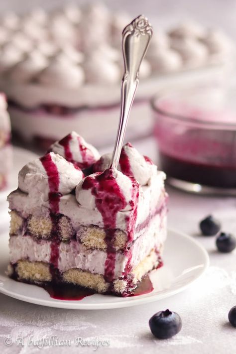 Blueberry Tiramisu - A baJillian Recipes Blueberry Tiramisu, Blueberry Mascarpone, Berry Tiramisu, Gluten Free Cheesecake, Mascarpone Cream, Blueberry Desserts, Dessert Photography, Rich Desserts, Tiramisu Recipe