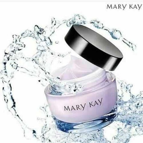 Mary Kay® Oil-Free Hydrating Gel absorbs quickly, leaving skin feeling cool and refreshed while hydrating it for up to 10 hours. Mary Kay Satin Lips, Kosmetyki Mary Kay, Mary Kay Botanical Effects, Mary Kay Timewise Repair, Mary Kay Satin Hands, Mary Kay Pink, Mary Kay Skin Care, Moisturizing Face Cream, Skin Care Serum