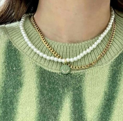 Collar Verde, Green Inspo, Mint Aesthetic, Mint Green Aesthetic, Aesthetic Colors, Girly Jewelry, Pastel Green, Jewelry Inspo, Green Aesthetic