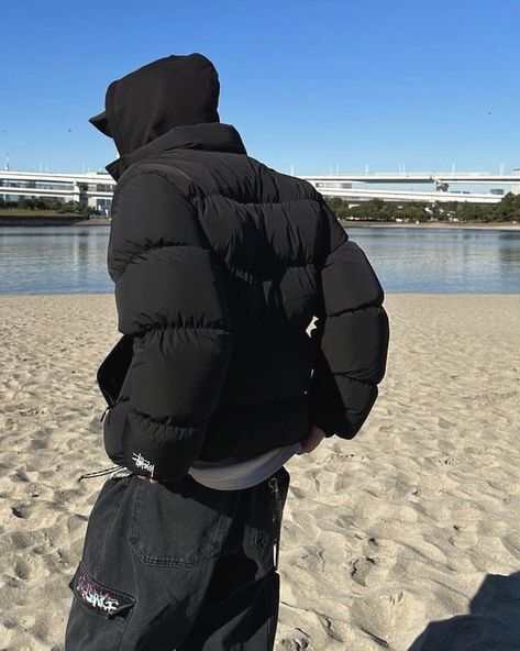 Puffer Jacket Outfit Winter Style, Streetwear Pose, Puffer Jacket Aesthetic, Pose Ideas Winter, Stussy Style, Style Inspo Winter, Puffer Jacket Outfit Men, Stussy Jacket, Puffer Outfit