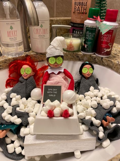 Bubble Bath Elf On The Shelf, Elf On The Shelf Spa Day, Elf Spa Day, Elf On The Shelf Spa, Elf Bath, Elf Ideas Easy, Spa Marketing, Awesome Elf On The Shelf Ideas, Elf Activities