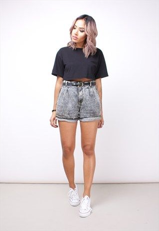 Grey Denim Shorts Outfit, 90s Denim Shorts, Denim Shorts Outfit Summer, Grey Denim Shorts, Denim Shorts Outfit, Shorts Outfits Women, Summer Shorts Outfits, 90s Denim, Women Shorts