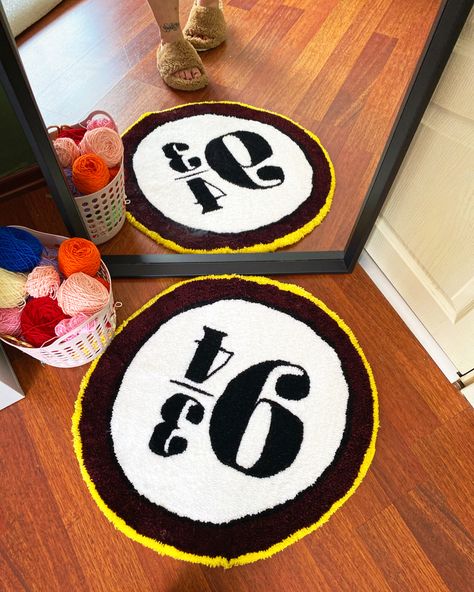 Harry Potter Rug, Tuft Rug, Tufting Rugs, Tufting Ideas, Rug Tufted, Harry Potter Harry, Corkboard Ideas Decor, Cork Board, Tufted Rug