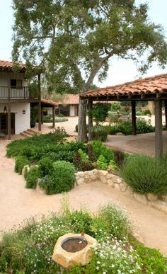 Ennisbrook — Tom Meaney | Architect California Hacienda, Walled Gardens, Spanish Hacienda, Central Courtyard, Dream Stables, Hacienda Style Homes, Mediterranean House, Tropical Landscape, Rural Living