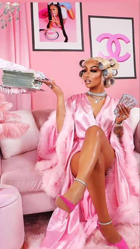 Barbie Dreamhouse Photoshoot, Pink Inspired Photoshoot, Money Birthday Photoshoot Ideas, Baddie Birthday Photoshoot Creative, Barbie Birthday Shoot, Mood Boards Photoshoot, Meangirls Inspired Photoshoot, Barbie Birthday Photoshoot Ideas, Roller Set Photoshoot Black Women