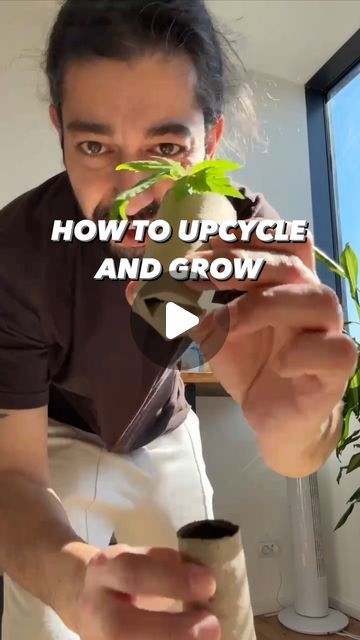 Armen Adamjan on Instagram: "How to Upcycle those tubes and use them to grow! 🌱🤩
.
.
ps: more awesome gardening / plant hacks in my official books! Grab a copy on my website: www.creativeexplained.com 🤟
.
.
.
#lifehacks #spring #gardening #plants #plantbased #upcycle #recycle #diy #howto" Miracle Grow Diy, Garden Tricks, Spring Gardening, Planting Tips, Garden Fun, Plant Hacks, Growing Veggies, Gardening Hacks, Gardening Plants