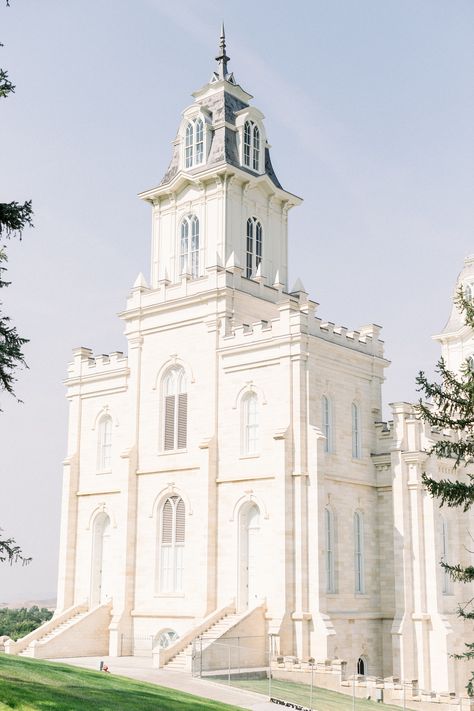 Manti Temple, Lds Temple Pictures, Houses Of The Holy, Utah Temples, Temple Pictures, Temple Wedding, Mormon Temple, Lds Temples, Utah Wedding Photographers