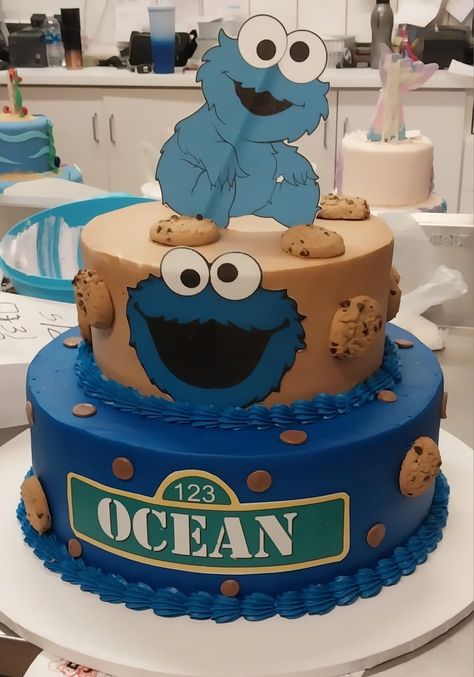 Cookie Monster Cake Ideas, Cookie Monster Birthday Cake, Cookie Monster Baby Shower Cake, Cookie Monster 2nd Birthday Boy, Ace Birthday, Baby Cookie Monster, Monster Birthday Cakes, Cake Magic, Monster Baby Showers