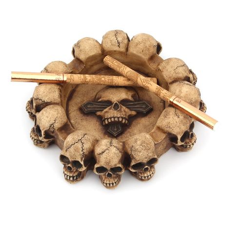 Skull Ashtray, Gothic Style Home, Goth Home, Goth Home Decor, Living On The Edge, Horror Halloween, Gothic Home Decor, Gothic House, Human Design