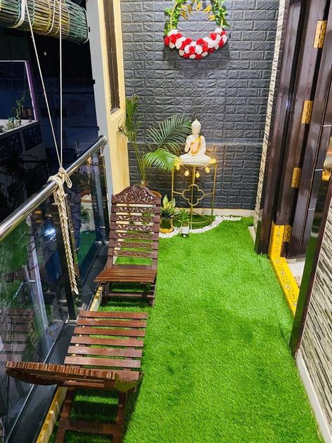 Balcony Ideas Indian, Small Balcony Garden, Balcony Grill Design, Terrace Garden Design, Terrace Decor, نباتات منزلية, Small Balcony Design, Balcony Furniture, Small Balcony Decor