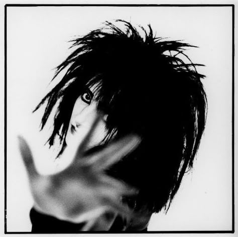 Siouxsie Sioux 80s, Gothic Artists, Gothic Culture, 80s Goth, Siouxsie Sioux, Goth Bands, Goth Music, Goth Subculture, Goth Scene