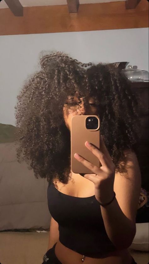 Curly Hair Pics, Y2k Curly Hair, Aesthetic Afro, Best Hair Growth Serum, 3b Curly Hair, 3b Hair, Best Hair Growth, Curly Hair Photos, Cute Box Braids Hairstyles