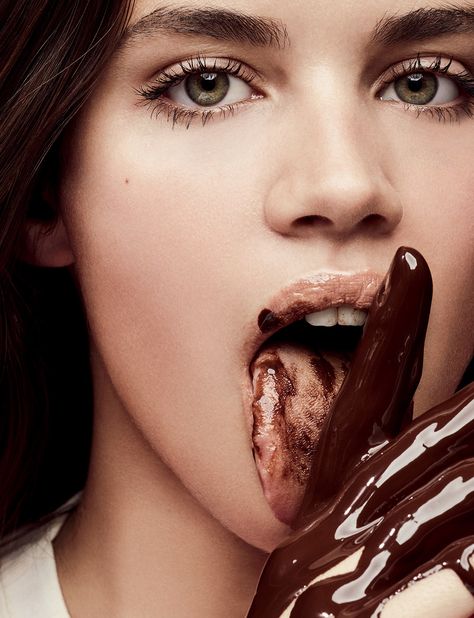 Love Magazine, Pause Café, Sara Sampaio, Love Chocolate, Fall Winter 2016, Portrait Girl, Bari, Food Design, Plate Sets