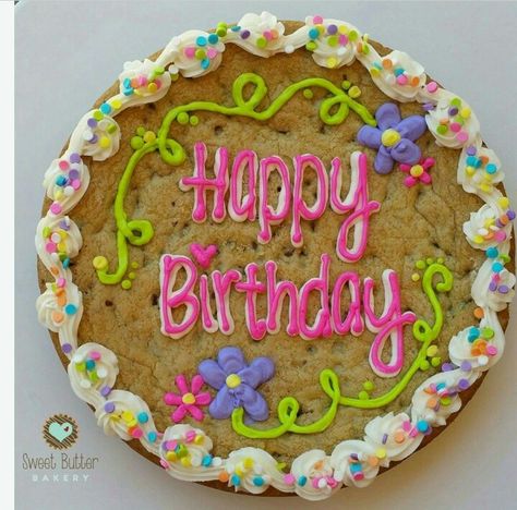 Cookie cake Giant Cookies Decorated, Giant Birthday Cookies Decorated, Cookie Cake Inspo Birthday, Cookie Cakes Decorated Birthday, Big Birthday Cookie, Decorating A Cookie Cake, Sunflower Cookie Cake, Decorated Cookie Cake Birthday, Cookie Cake Ideas Decorated