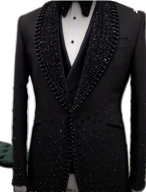 Grooms Coat Suits, Custom Tuxedos Weddings, Black Prom Suits For Men, Diamond Suit Men, Prom Suit Designs, Custom Prom Suits, Black And Silver Suit, Silver Prom Suits, Prom Suits For Men Unique