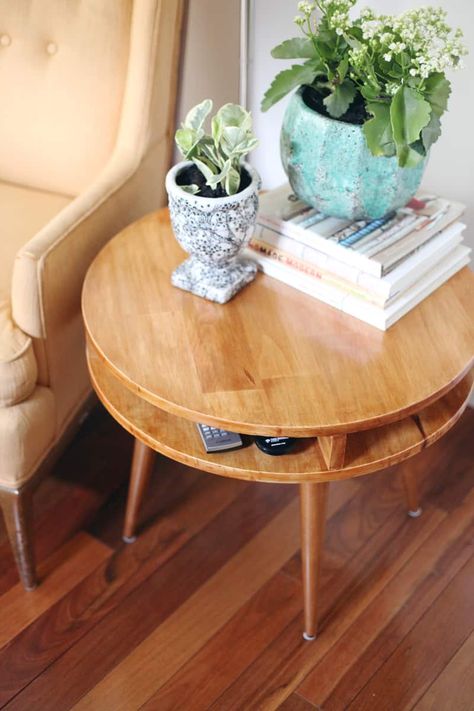 Modern Side Table Diy, Diy Mid Century Modern, Mid Century Modern Side Table, Diy Mid Century, Furniture Craft, Diy Side Table, Mid Century Modern Coffee Table, Mid Century Modern Table, Craft Wood