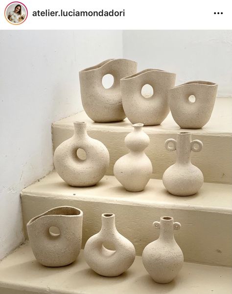 Combined Forms Ceramics, Funky Ceramic Vases, Vessel Ceramic Ideas, Asymmetrical Pottery, Poterry Clay Ideas, Abstract Pottery, Coil Pot, Tanah Liat, Pottery Workshop