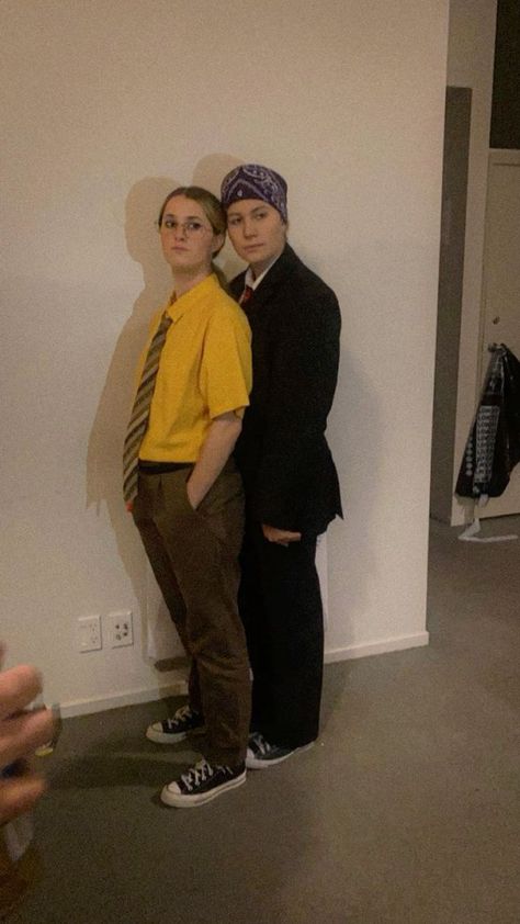 Dwight And Michael Costume, Michael Scott Halloween Costume, Prison Mike Costume, The Office Outfits Show, 2023 Costume Ideas Women, Dwight Shrute Costume, Halloween Costumes The Office, Dwight Halloween Costume, Michael Scott Costume