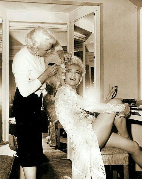 . No Business Like Show Business, Gentlemen Prefer Blondes, Joe Dimaggio, Marilyn Monroe Photos, Norma Jean, Norma Jeane, Blonde Bombshell, Beauty Icons, Vintage Hollywood