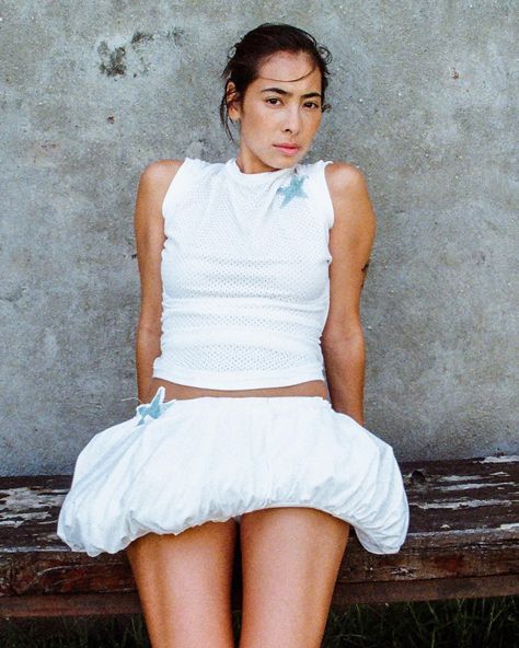 Bubble Hems: The Divisive '80s Trend Making a Bold Return | Who What Wear UK 80s Fashion Inspiration, Bubble Skirt Outfit Aesthetic, Bubble Mini Skirt Outfit, Bubble Skirt Street Style, Bubble Hem Skirt, Bubble Metallic Skirt, Mini Bubble Skirt, Michelle Li, Bubble Skirt Runway