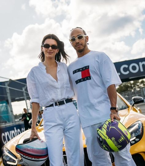 kendall jenner and lewis hamilton Tommy Hilfiger Outfits, Hilfiger Outfits, Justine Skye, Baggy Cargo Pants, White Leather Sneakers, Kendall And Kylie, Street Outfit, Lewis Hamilton, Polo Dress