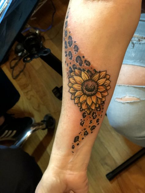 Sunflower and leopard!! Sunflower And Leopard Tattoo, Cow Print Tattoo Sleeve, Cheetah Print Sunflower Tattoo, Sunflower Leopard Tattoo, Leopard Print Tattoo On Shoulder, Leopard Print Tattoo For Women, Leopard Print Tattoo Sleeve, Y2k Tats, Sunflowers Tattoos