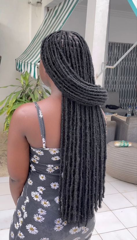 Fake Dreadlocks Black Women, Brazilian Locs, Fake Hair Braids, Distressed Locs, Big Chop Natural Hair, Protective Style Braids, Butterfly Locs, Hair Tint, Goddess Braids Hairstyles