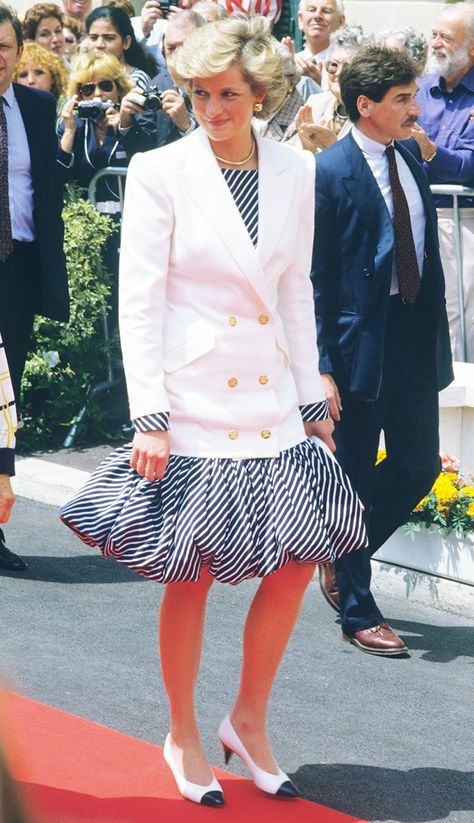 Is the Bubble Skirt Actually Coming Back in Style? via @WhoWhatWearUK Bubble Skirts, Princess Diana Fashion, Princes Diana, Diana Fashion, Lady Diana Spencer, Skirt Trends, Bubble Dress, Bubble Skirt, Diana Spencer