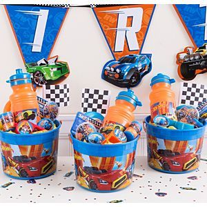 Hot Wheels Favors, Hot Wheels Party Favors, Hot Wheels Themed Birthday Party, Blaze Birthday Party, Blaze Birthday, Bike Cakes, Hotwheels Birthday Party, Cars Birthday Party, Hot Wheels Birthday