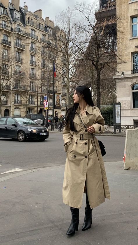 Cozy Rainy Day Outfit, Rainy Day Outfits, Trench Outfit, Ootd Autumn, Camel Coat Outfit, Cozy Rainy Day, Chica Cool, Trench Coat Outfit, Dark Days